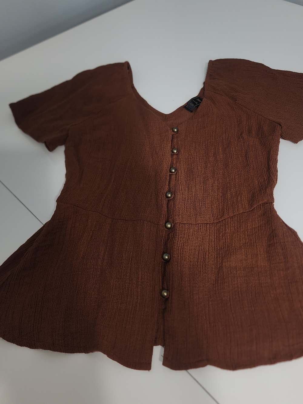 OLM Rust Brown Button-Front Puff Sleeve Top - Picture 6 of 9